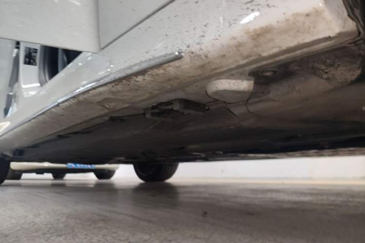 Used Mercedes-Benz C-Class 2023 Restyled C 260 L Sport Edition Right Side Sill
