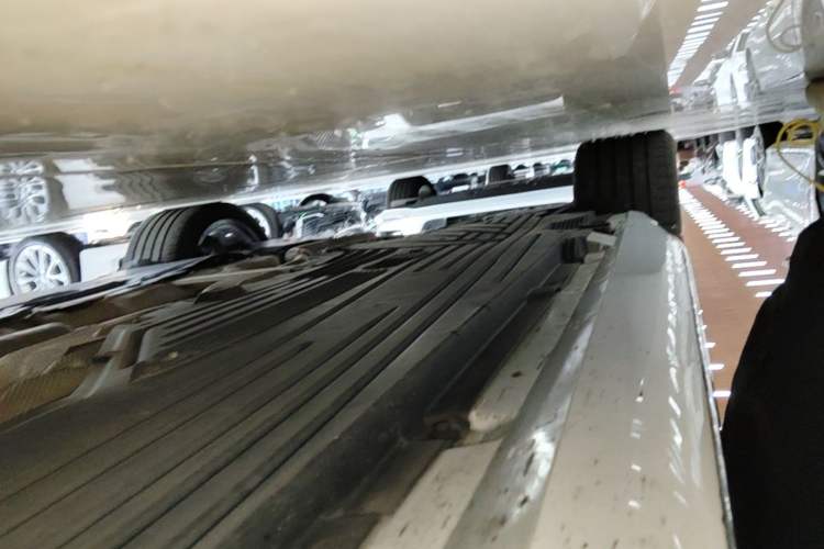 Used Mercedes-Benz C-Class 2023 Revised C 200 L Sport Edition Right Side Sill