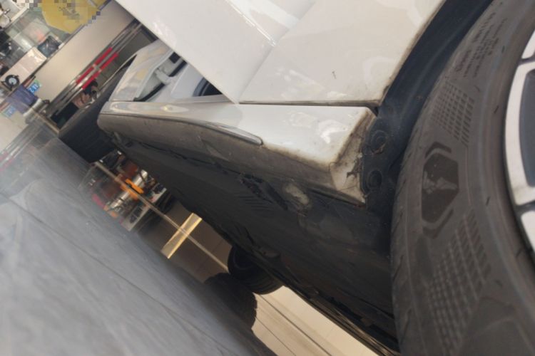 Used Mercedes-Benz C-Class 2023 Restyled C 260 L Sport Edition Right Side Sill