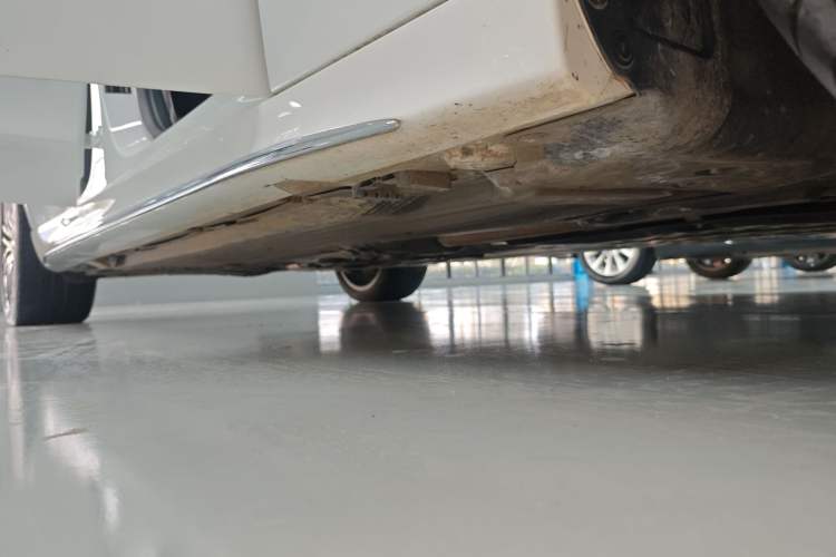 Used Mercedes-Benz C-Class 2023 Revised C 200 L Sport Edition Right Side Sill