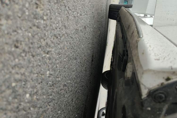 Used Mercedes-Benz C-Class 2023 Revised C 200 L Sport Edition Right Side Sill
