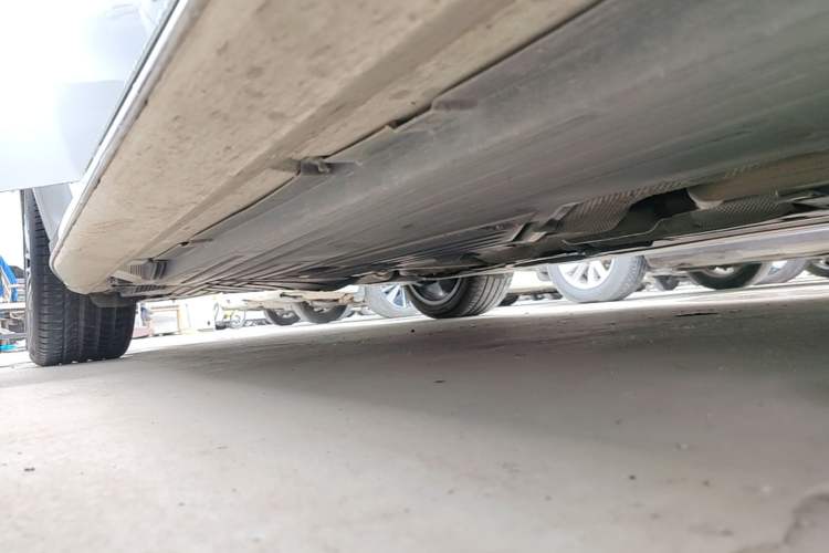 Used Mercedes-Benz C-Class 2023 Revised C 200 L Sport Edition Right Side Sill