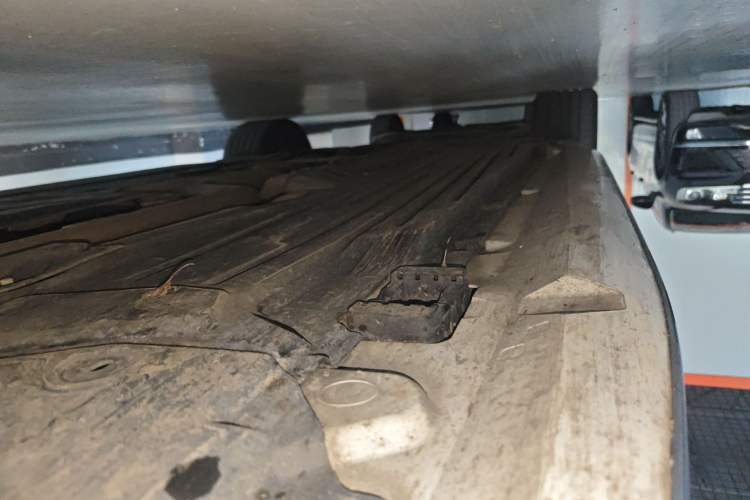 Used Mercedes-Benz C-Class 2023 Restyled C 260 L Sport Edition Right Side Sill