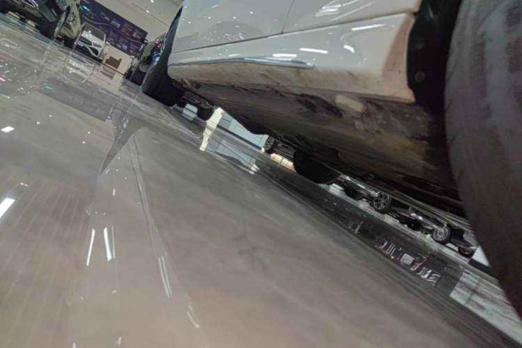 Used Mercedes-Benz C-Class 2023 Restyled C 260 L Sport Edition Right Side Sill