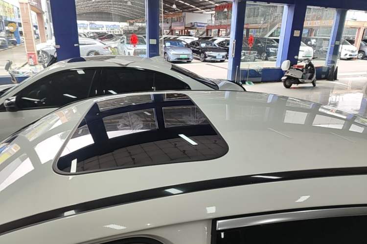 Used Mercedes-Benz C-Class 2023 C 200 L Sport Edition Roof
