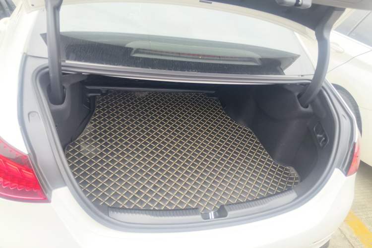 Used Mercedes-Benz C-Class 2023 Restyled C 260 L Night Edition Sports Version Trunk