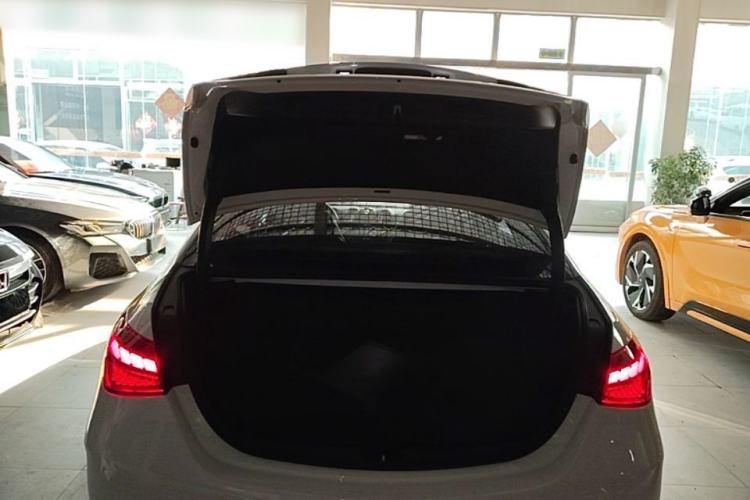 Used Mercedes-Benz C-Class 2023 Revised C 200 L Sport Edition Trunk