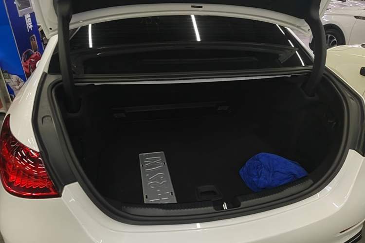 Used Mercedes-Benz C-Class 2023 Restyled C 260 L Sport Edition Trunk