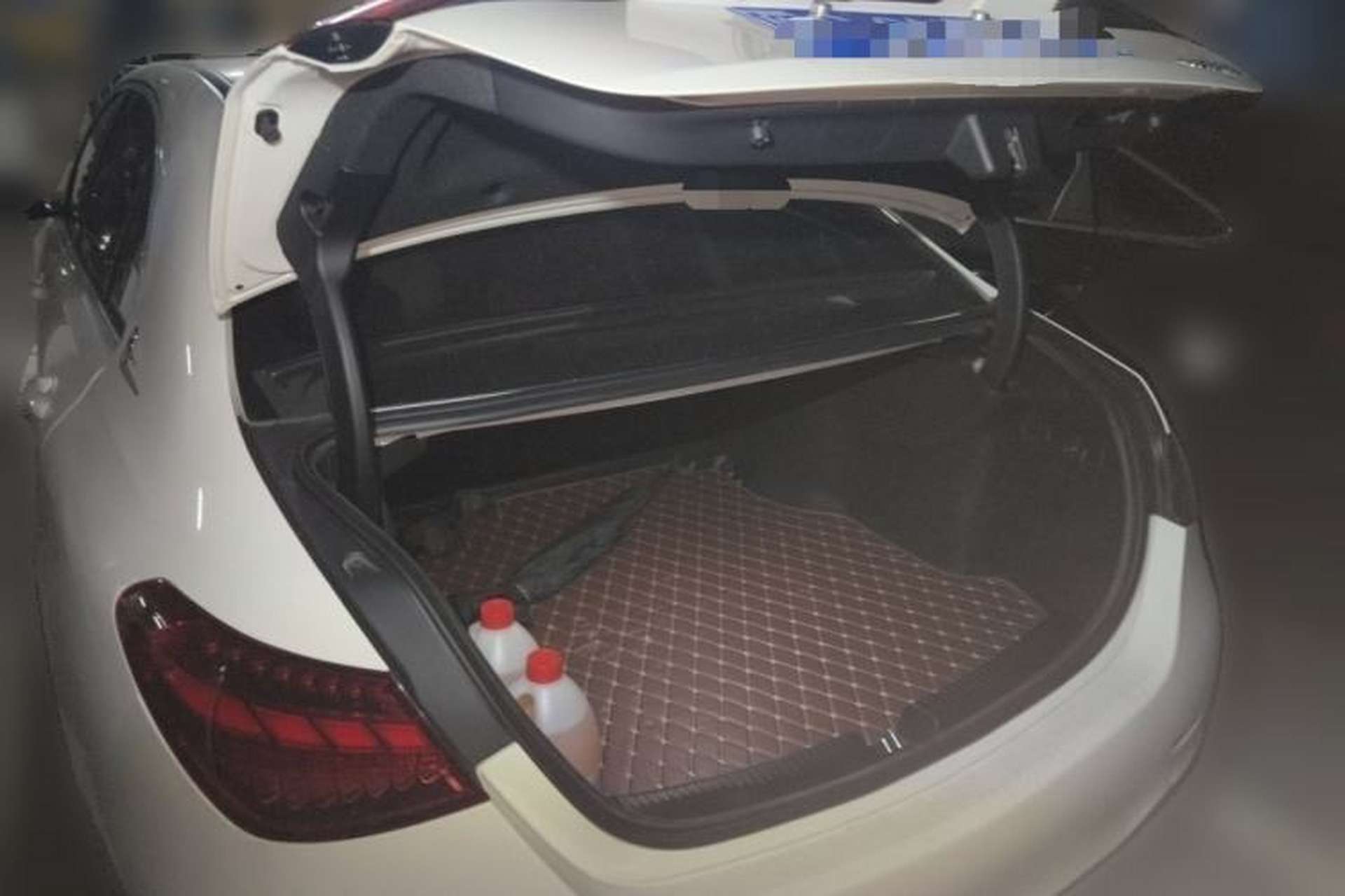 Used Mercedes-Benz C-Class 2023 C 200 L Sport Edition Trunk