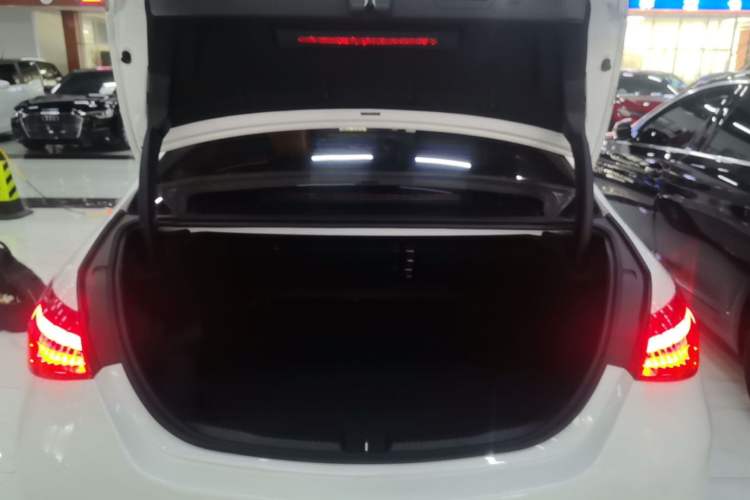 Used Mercedes-Benz C-Class 2023 Revised C 200 L Sport Edition Trunk