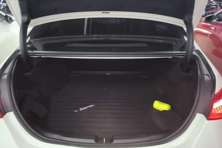 Used Mercedes-Benz C-Class 2023 Restyled C 260 L Night Edition Sports Version Trunk