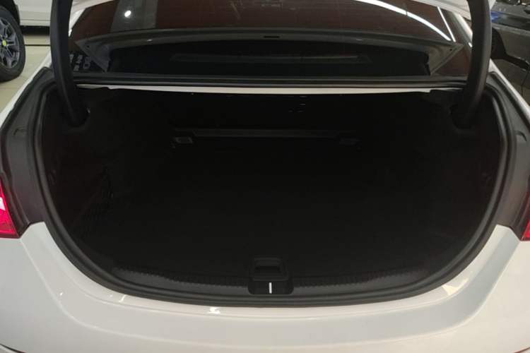 Used Mercedes-Benz C-Class 2023 Second Facelift C 260 L Sport Edition Trunk