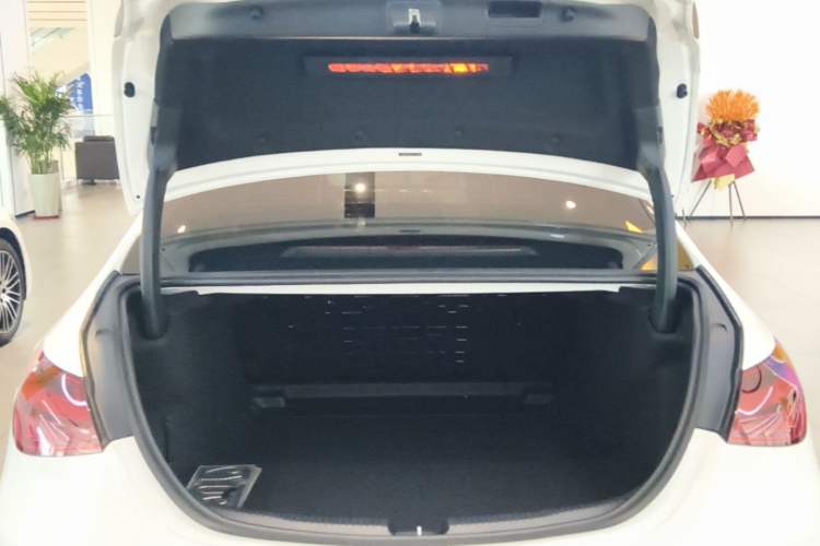 Used Mercedes-Benz C-Class 2023 Second Facelift C 260 L Starry Night Sports Edition Trunk