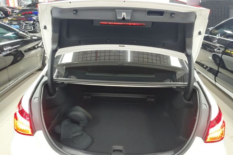 Used Mercedes-Benz C-Class 2023 Second Facelift C 260 L Sport Edition Trunk