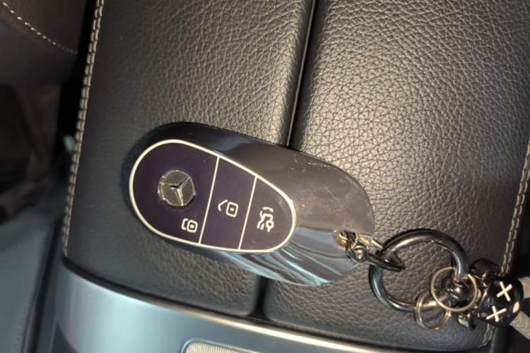 Used Mercedes-Benz C-Class 2023 Second Facelift C 260 L Sport Edition Vehicle Key