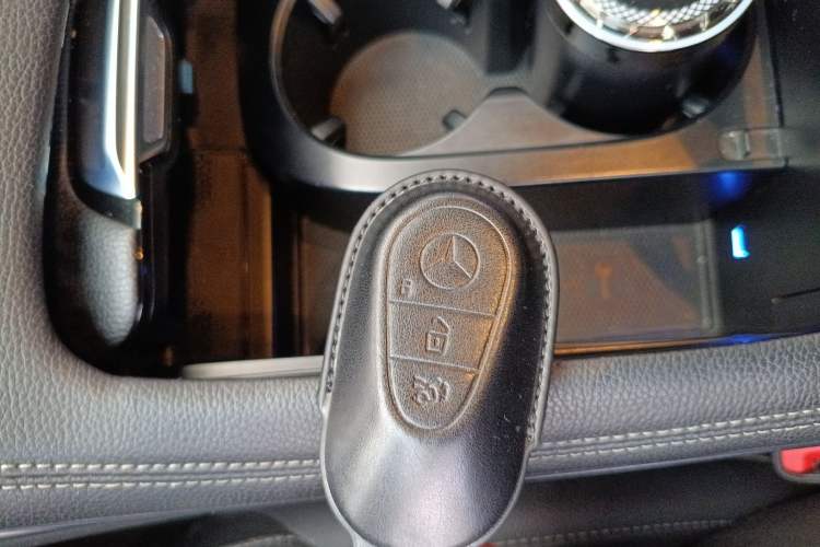 Used Mercedes-Benz C-Class 2023 C 260 L Bright Night Sports Edition Vehicle Key