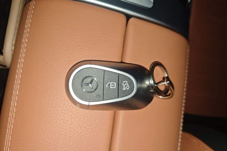 Used Mercedes-Benz C-Class 2023 Restyled C 260 L Sport Edition Vehicle Key