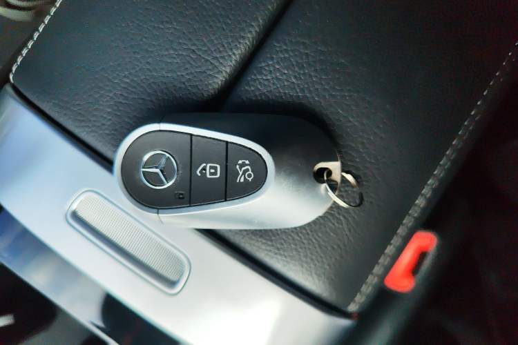 Used Mercedes-Benz C-Class 2023 C 200 L Sport Edition Vehicle Key