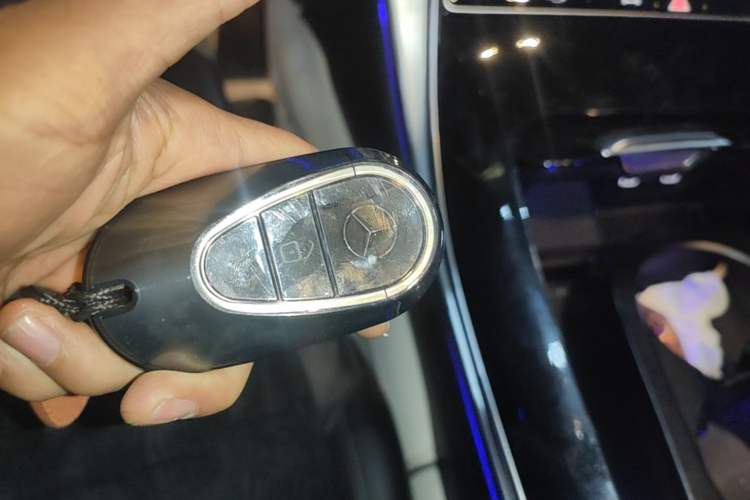 Used Mercedes-Benz C-Class 2023 C 200 L Sport Edition Vehicle Key