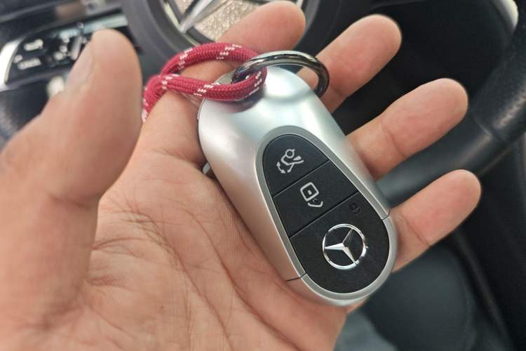 Used Mercedes-Benz C-Class 2023 C 200 L Sport Edition Vehicle Key