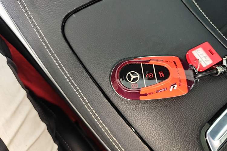 Used Mercedes-Benz C-Class 2023 Second Facelift C 260 L Starry Night Sports Edition Vehicle Key
