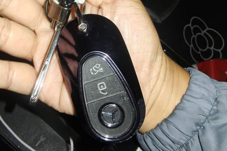 Used Mercedes-Benz C-Class 2023 C 260 L Sport Edition Vehicle Key