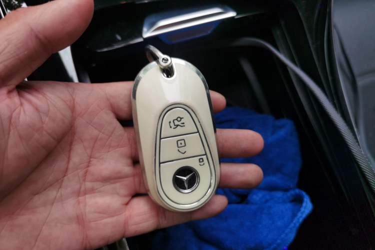 Used Mercedes-Benz C-Class 2023 C 260 L Sport Edition Vehicle Key