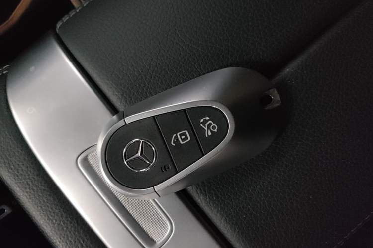 Used Mercedes-Benz C-Class 2023 Second Facelift C 260 L Sport Edition Vehicle Key
