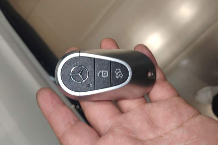 Used Mercedes-Benz C-Class 2023 C 260 L Bright Night Sports Edition Vehicle Key