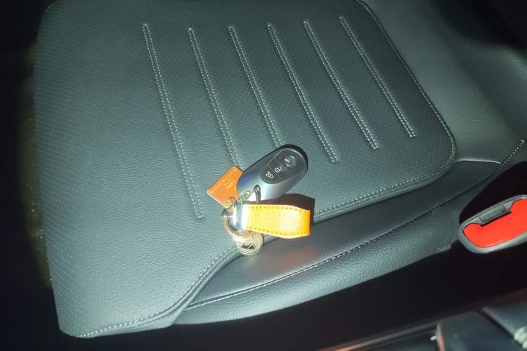 Used Mercedes-Benz C-Class 2023 C 260 L Sport Edition Vehicle Key