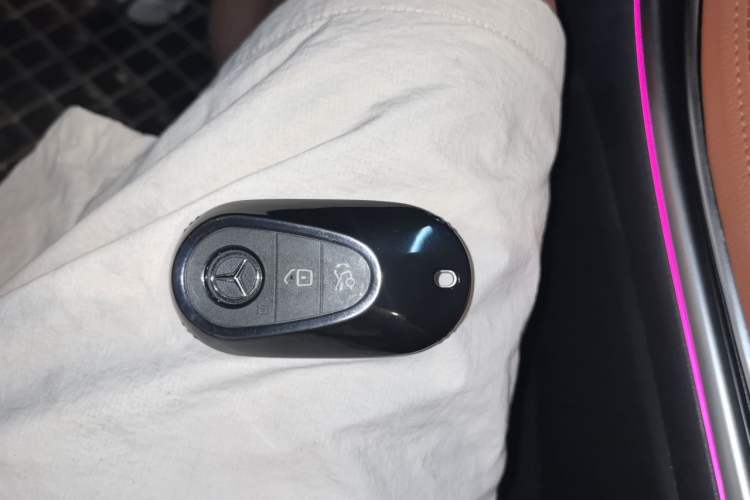 Used Mercedes-Benz C-Class 2023 Restyled C 260 L Sport Edition Vehicle Key