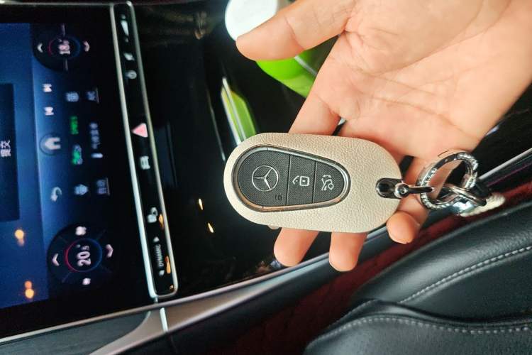 Used Mercedes-Benz C-Class 2023 Restyled C 260 L Sport Edition Vehicle Key