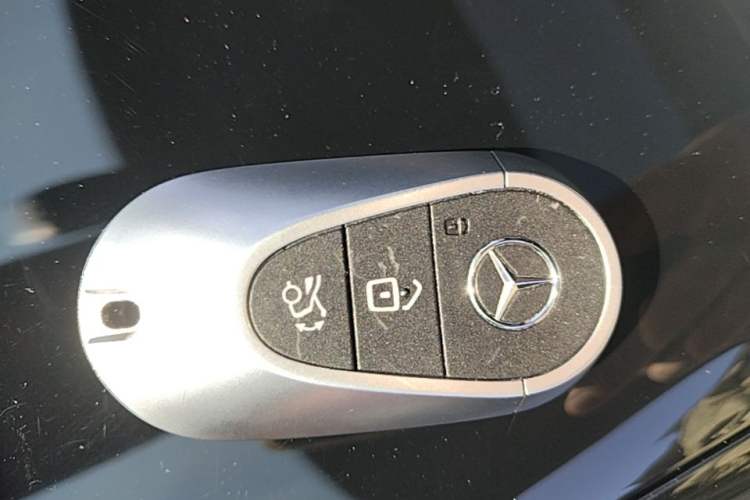 Used Mercedes-Benz C-Class 2023 Restyled C 260 L Sport Edition Vehicle Key