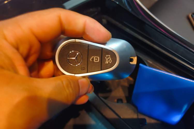 Used Mercedes-Benz C-Class 2023 Restyled C 260 L Sport Edition Vehicle Key