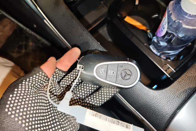 Used Mercedes-Benz C-Class 2023 Second Facelift C 260 L Starry Night Sports Edition Vehicle Key