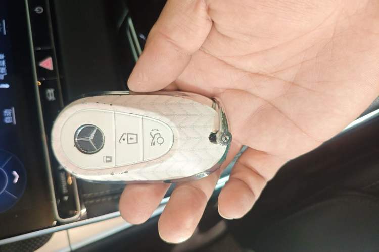 Used Mercedes-Benz C-Class 2023 Revised C 200 L Sport Edition Vehicle Key