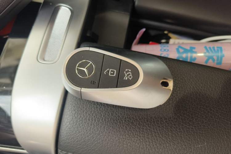 Used Mercedes-Benz C-Class 2023 Facelift C 260 L Vehicle Key