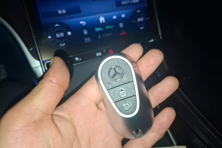Used Mercedes-Benz C-Class 2023 C 260 L Bright Night Sports Edition Vehicle Key