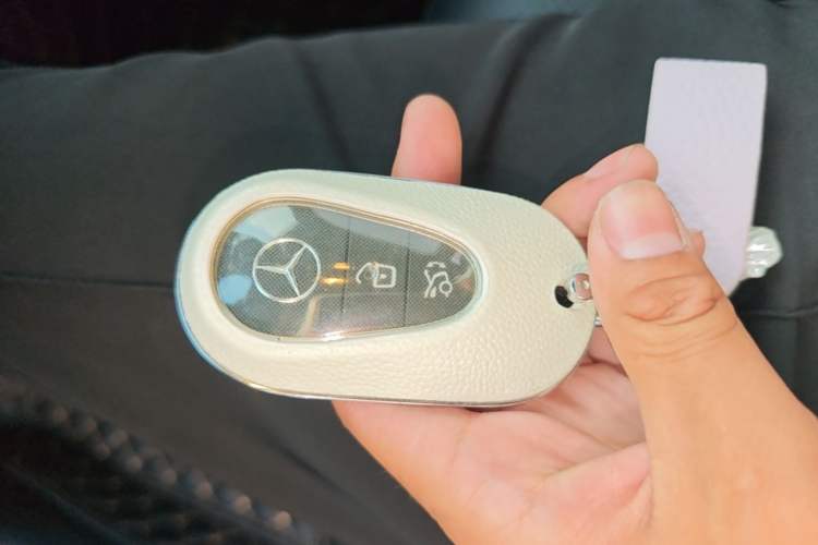 Used Mercedes-Benz C-Class 2023 Restyled C 260 L Sport Edition Vehicle Key