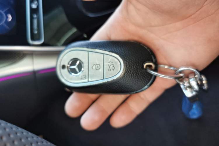 Used Mercedes-Benz C-Class 2023 Restyled C 260 L Night Edition Sports Version Vehicle Key