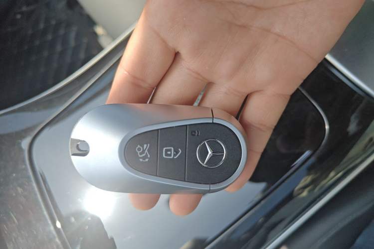 Used Mercedes-Benz C-Class 2023 Revised C 200 L Sport Edition Vehicle Key