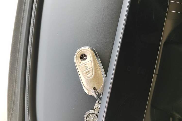 Used Mercedes-Benz C-Class 2023 Restyled C 260 L Sport Edition Vehicle Key
