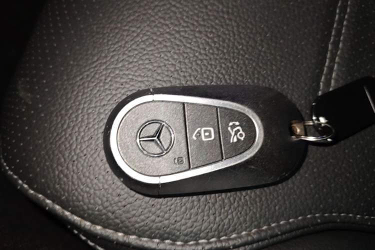 Used Mercedes-Benz C-Class 2023 C 260 L Bright Night Sports Edition Vehicle Key