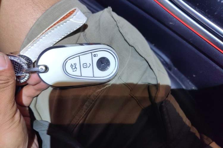 Used Mercedes-Benz C-Class 2023 Restyled C 260 L Sport Edition Vehicle Key
