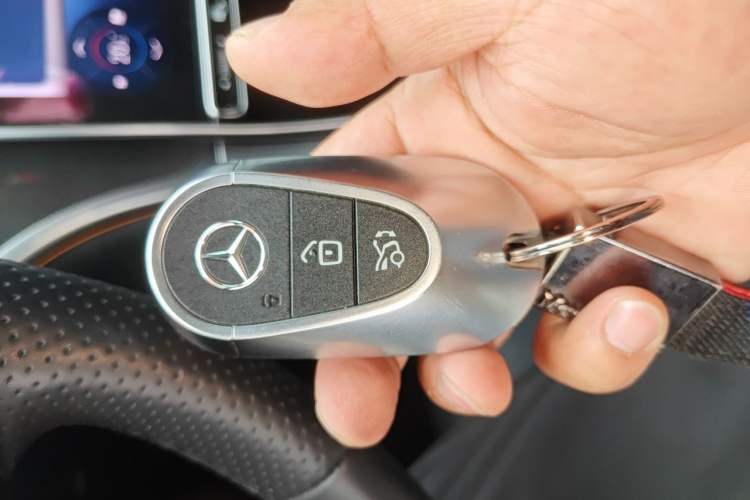 Used Mercedes-Benz C-Class 2023 C 260 L Sport Edition Vehicle Key