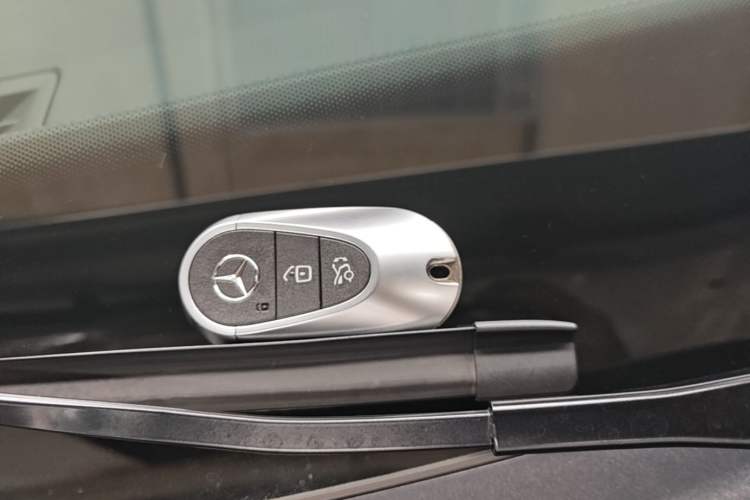 Used Mercedes-Benz C-Class 2023 Restyled C 260 L Sport Edition Vehicle Key