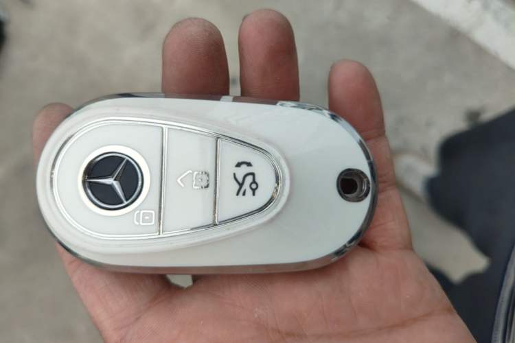 Used Mercedes-Benz C-Class 2023 Revised C 200 L Sport Edition Vehicle Key