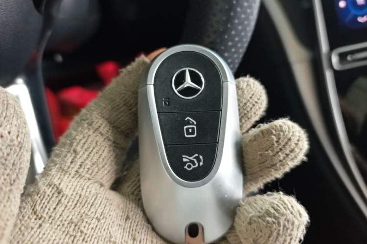Used Mercedes-Benz C-Class 2023 Revised C 200 L Sport Edition Vehicle Key