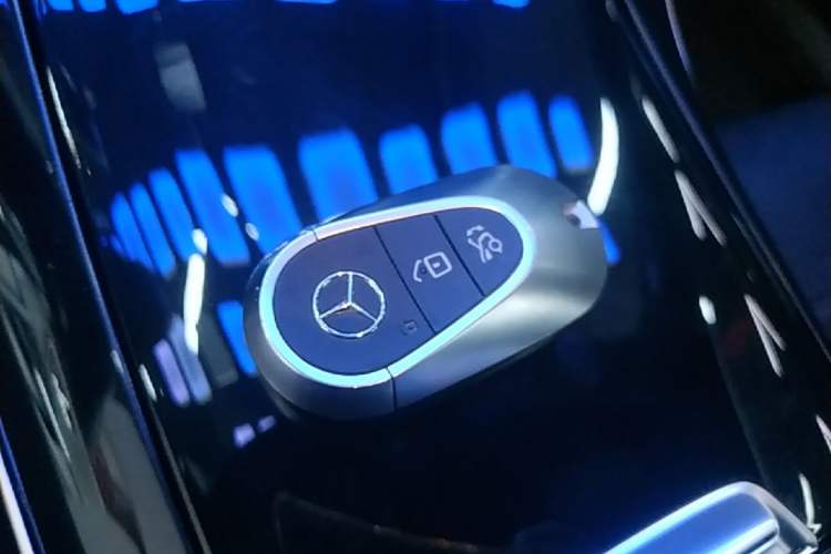 Used Mercedes-Benz C-Class 2023 Restyled C 260 L Sport Edition Vehicle Key