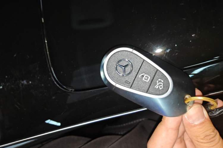 Used Mercedes-Benz C-Class 2023 Second Facelift C 260 L Sport Edition Vehicle Key